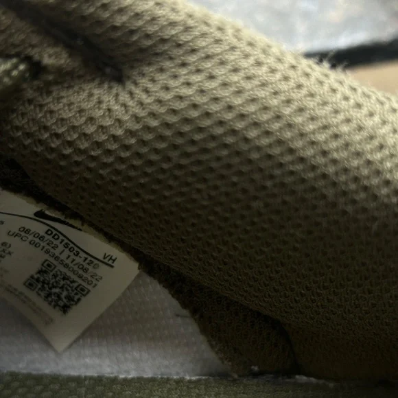 NIKE Women Dunk Low Medium Olive - Picture 4 of 9